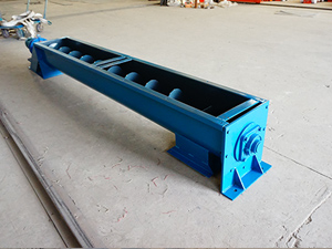 無中心軸干擾,對于輸送帶狀、易纏繞物料有特殊的優(yōu)越性。